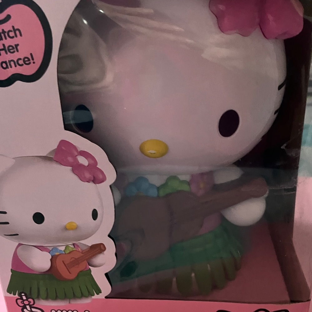 Hello Kitty Hula Dancer Figurine